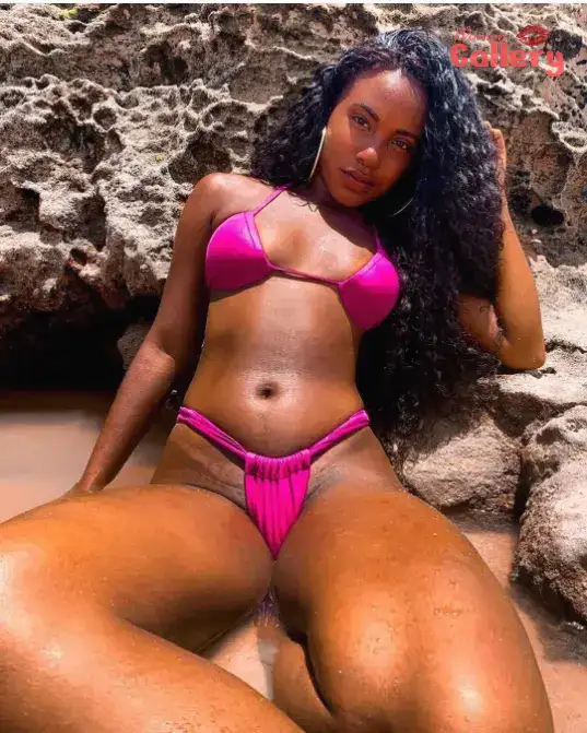 sexy Brazilian model image